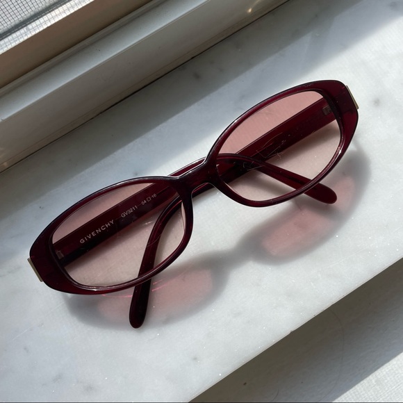 Givenchy Accessories - Givenchy 1990s Logo Cat Eye Sunglasses w/tint